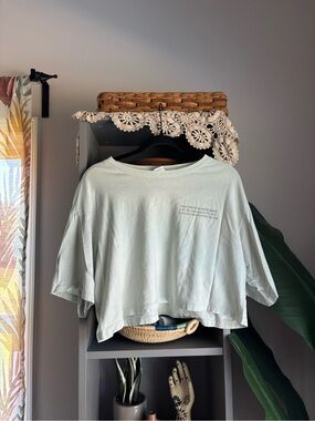 h&m cropped graphic tee